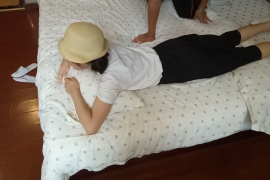 W019-熊大原创-挠玩TK圆帽高中学生妹子的小脚丫 22分钟