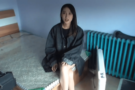 W048-熊大原创系列-琪琪行动女子绑在十字架上各种工具挠脚板心TK视频 39分钟