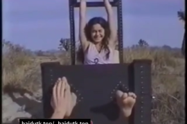 X407tk挠脚心(tking.cc)Tickled in stock - hotntubes.mp4